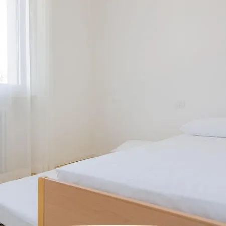Apartment Baseventuno 1 Trilocale Piano Terra Sirmione
